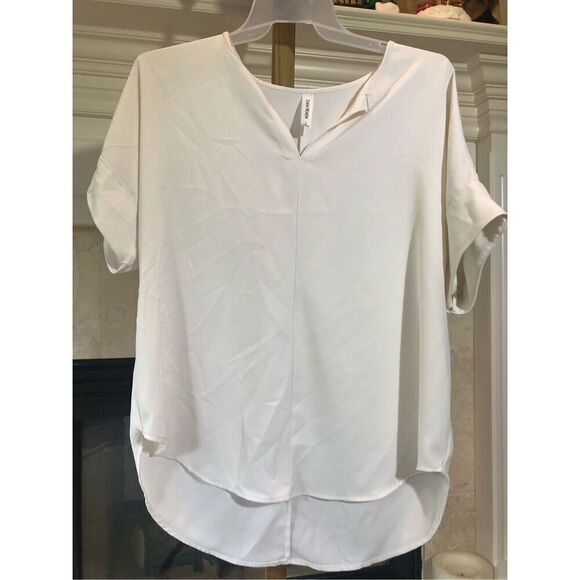Zenana Outfitters Tops - Zenana Premium Women’s White Short Sleeve Tunic Blouse Size L